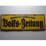 Volks-Zeitung, Schleswig-Holsteinische. Blechschild um 1930. Schwarze Schrift auf gelbem Grund. 27 x