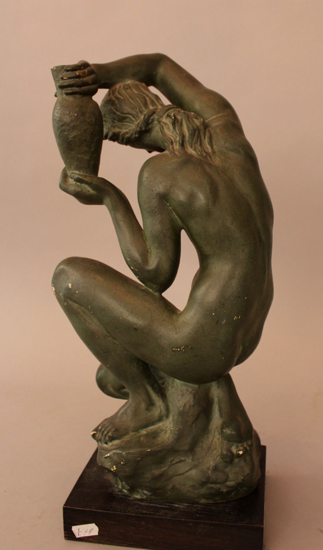 Antonín Procházka (1882–1945), Plaster figure of a naked woman holding a vase, on naturalistic base; - Bild 2 aus 3