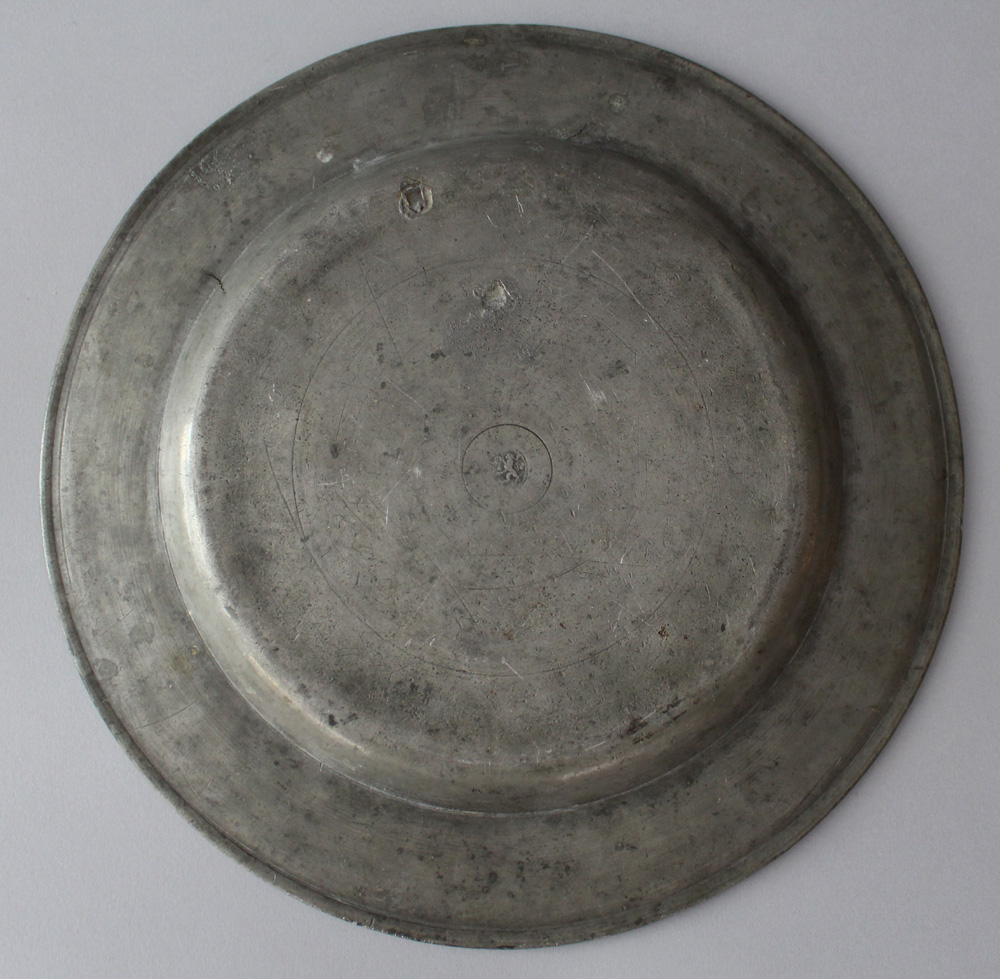 Jewish pewter seder plate with rich floral decorations, two animals holding an oval shield with - Image 3 of 3