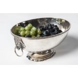 A LOVELY SILVER-PLATED REED & BARTON CENTRE PIECE/FRUIT BOWL with lion mask drop ring handles (Sir