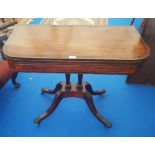 A WONDERFUL EARLY 19TH CENTURY MAHOGANY FOLDOVER CARD TABLE with rosewood crossbanding and boxwood