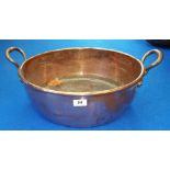 A HEAVY 19TH CENTURY COPPER JAM PAN OF VERY LARGE PROPORTIONS. (Sir Malcolm's Kitchen).