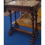 A 19TH CENTURY WALNUT MARBLE TOP SIDE TABLE.