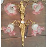 A LOVELY PAIR OF EARLY 20TH CENTURY ORMOLU AND BRASS TWIN BRANCH WALL LIGHTS with cranberry edged