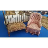 A VERY GOOD LATE 19TH CENTURY LADIES TUB CHAIR with a deep buttoned back, standing on ebonised