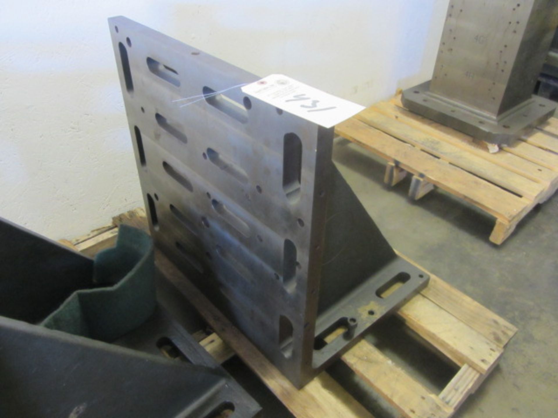 24''H x 24''W x 18''D Angle Plate