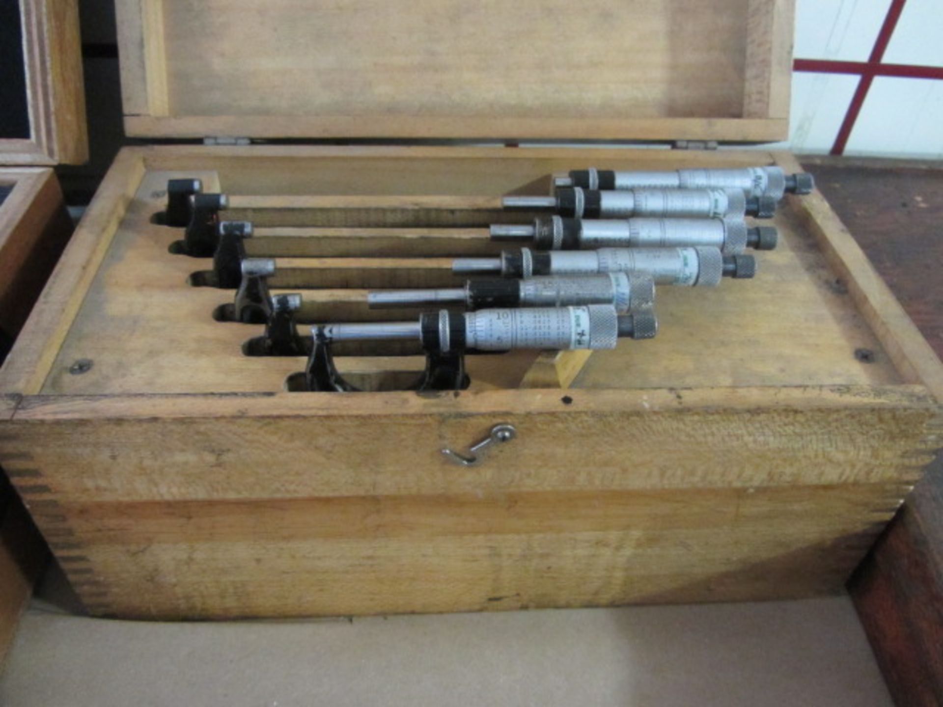 Starrett 0-6'' Micrometer Set