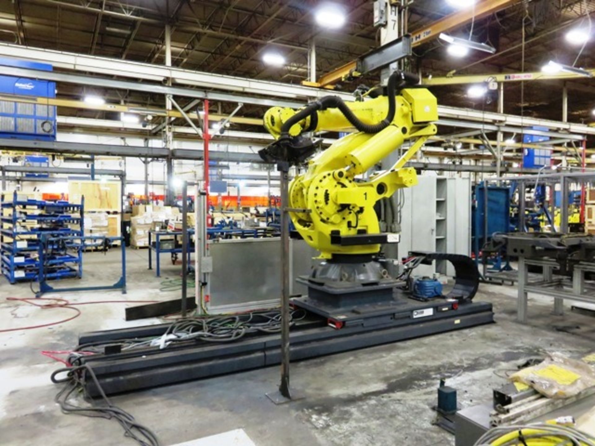 Fanuc Model M-900iB/700 Heavy Payload Material Handling Robot with Fanuc iR2D Infrared Vision Type