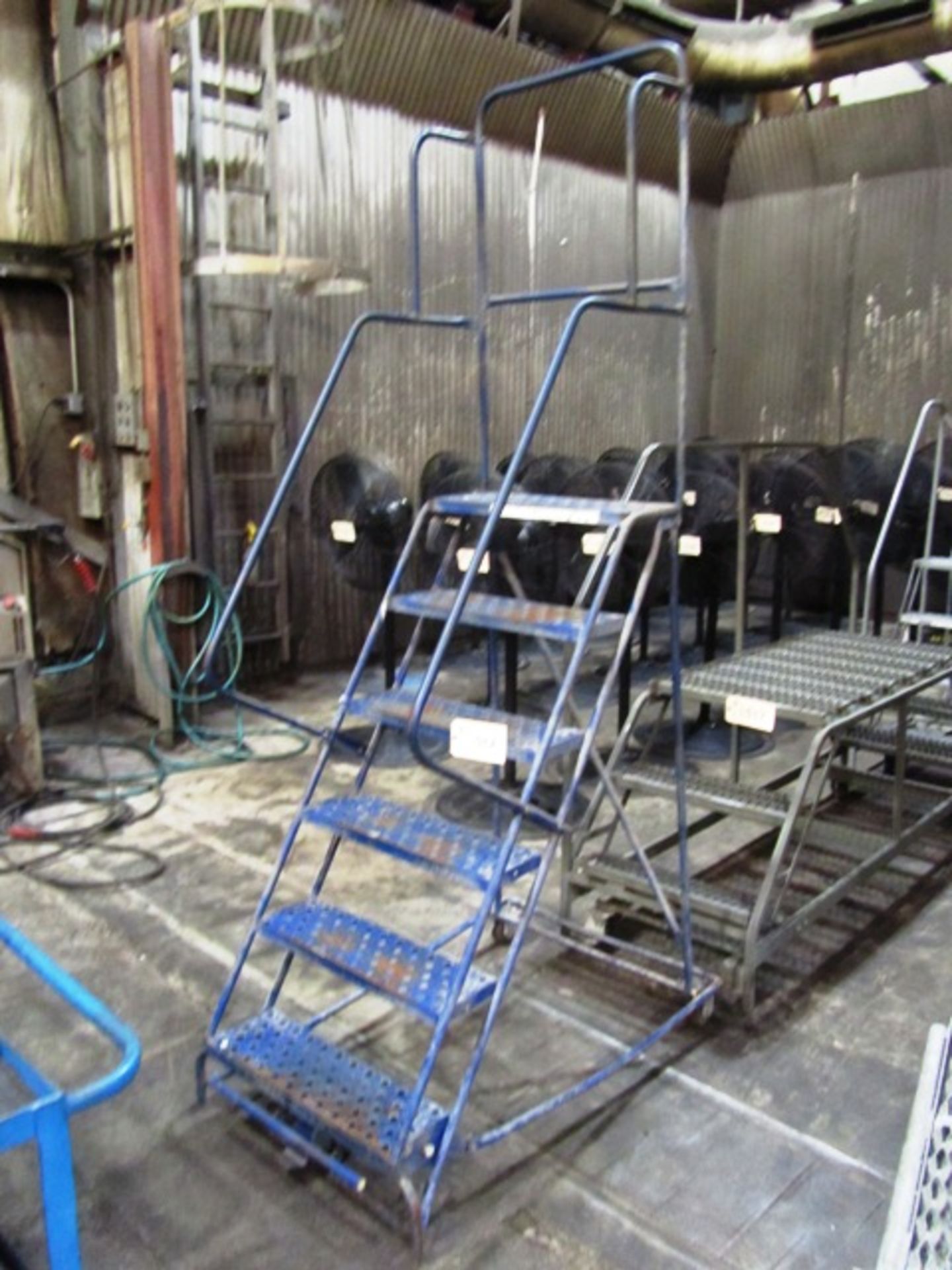 6-Step Portable Stock Ladder