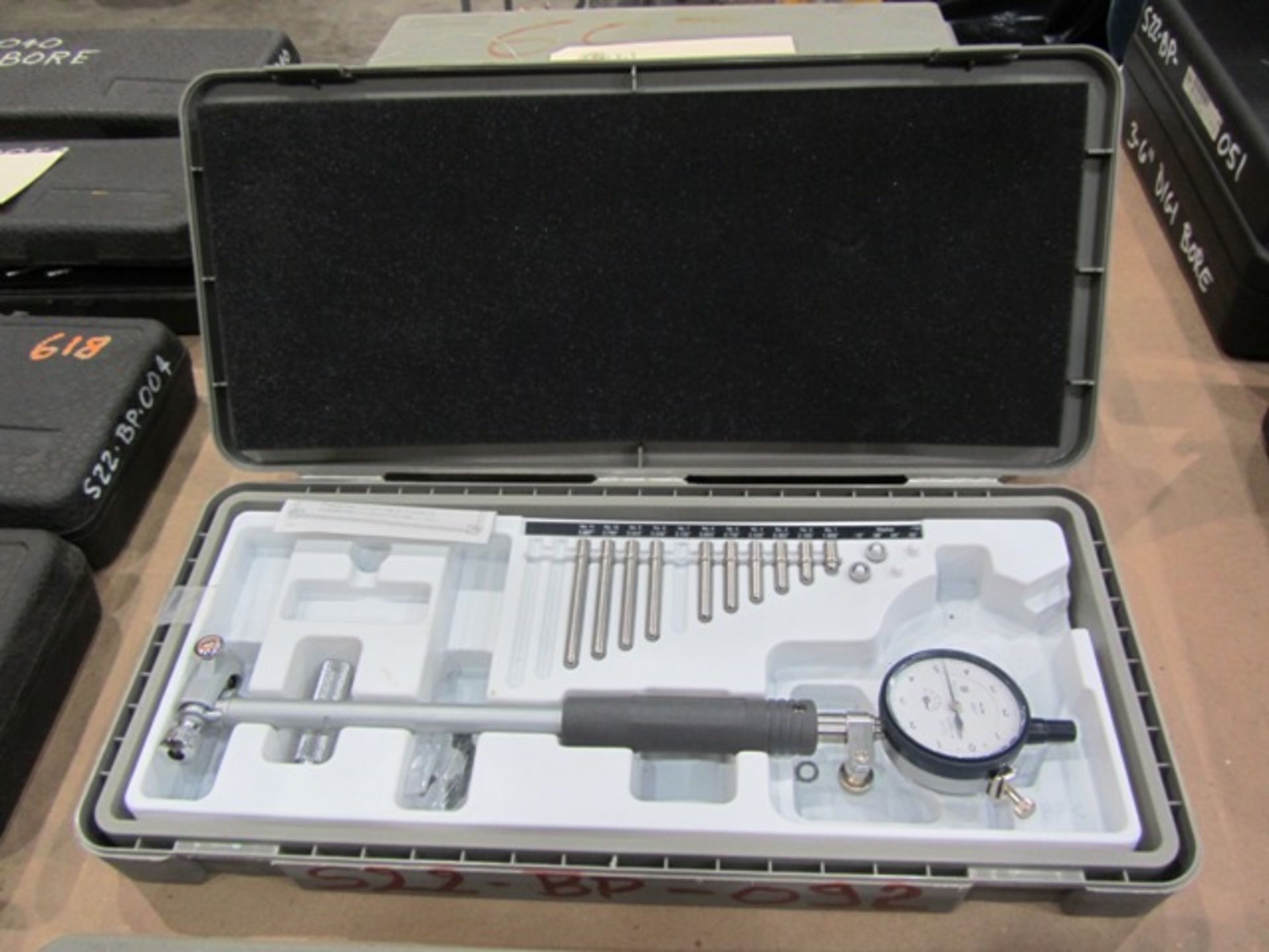 Mitutoyo 2''-6'' Dial Bore Gauge