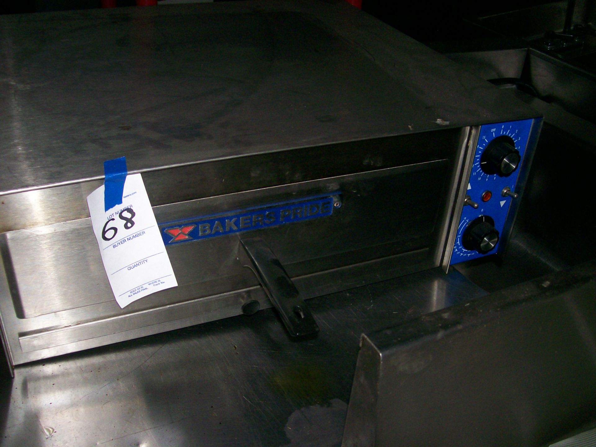 BAKERS PRIDE OVEN 220V (WORKS)