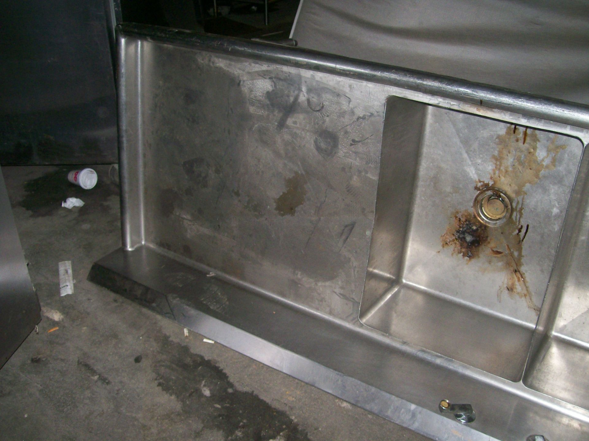 3-COMPARTMENT SHEET PAN SINK W/FAUCETS 136X35 - Image 3 of 3