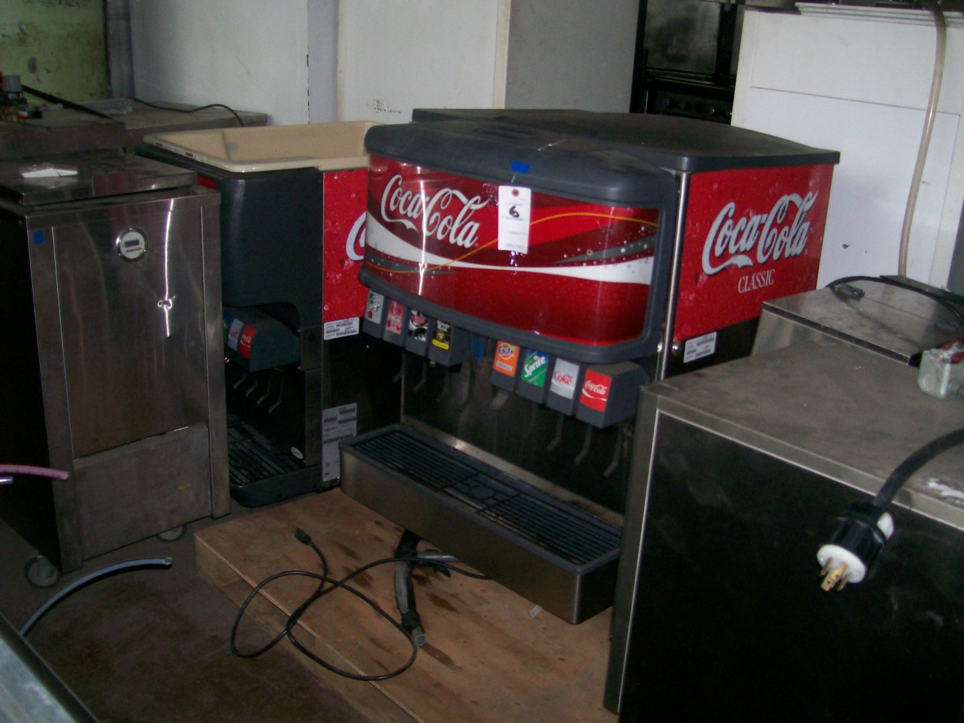 8-FAUCET SODA DISPENSER W/ICE DISPENSER 30X40H ON WHEELS (NICE CONDITION - WORKS)