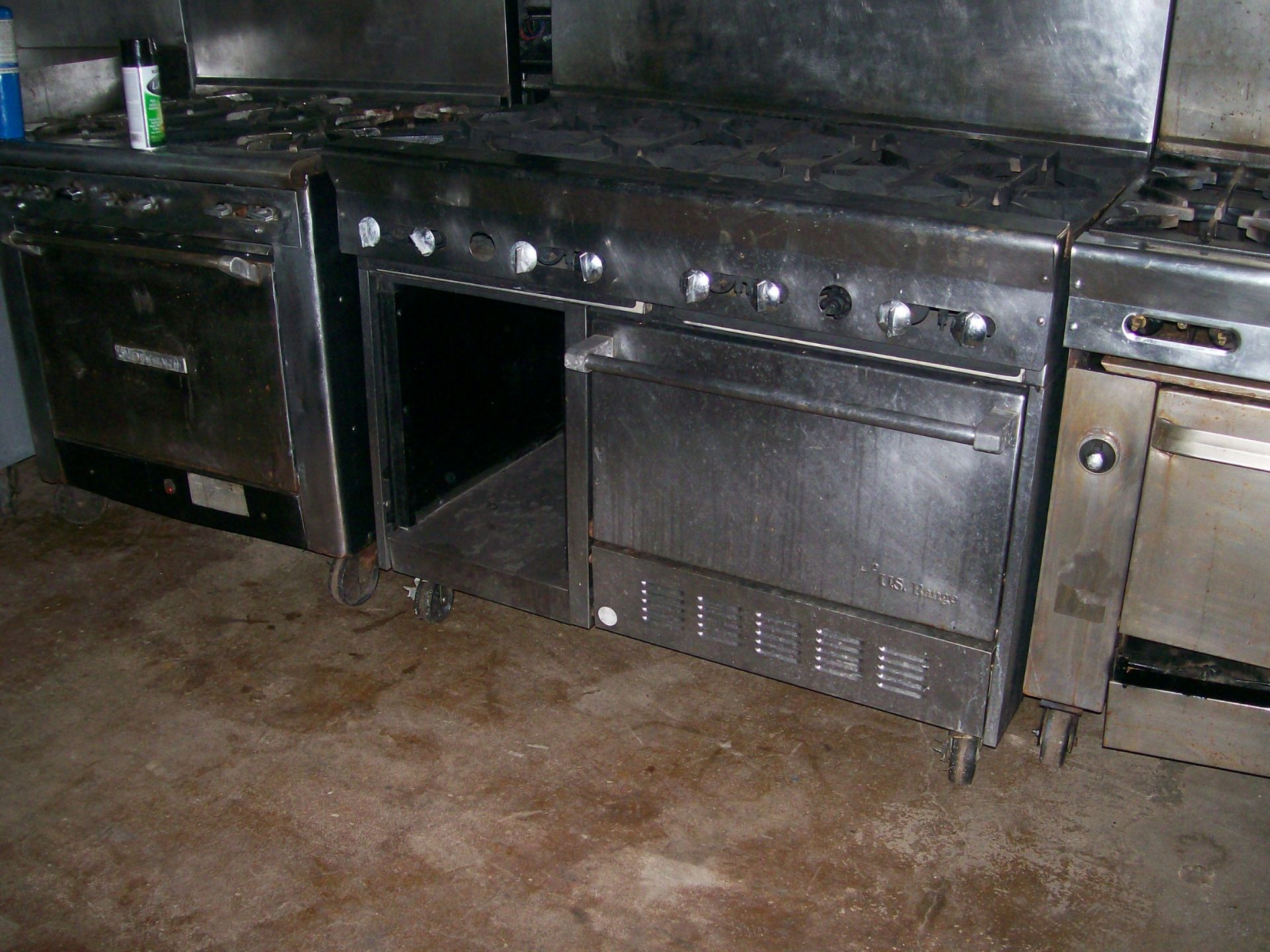 US RANGE 8-BURNER W/BROILER 48" WIDE (WORKING) - Image 2 of 2