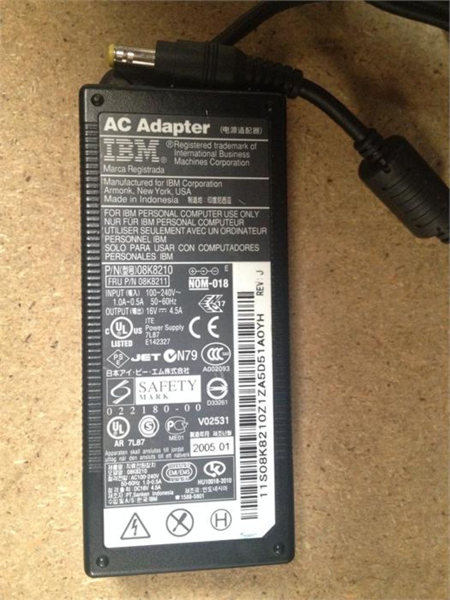 ASR1136 IBM 08K8206 16V 4.5A Power Adapter