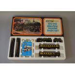 OO Gauge. Wrenn. Pullman train set No.3. "Dorchester" locomotive, 2 Pulman coaches & track.