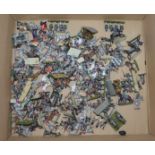 Good quantity of smaller scale metal toy soldiers, some unpainted.