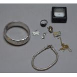 Small collection of assorted silver items including a hallmarked silver bracelet and a 9ct gold