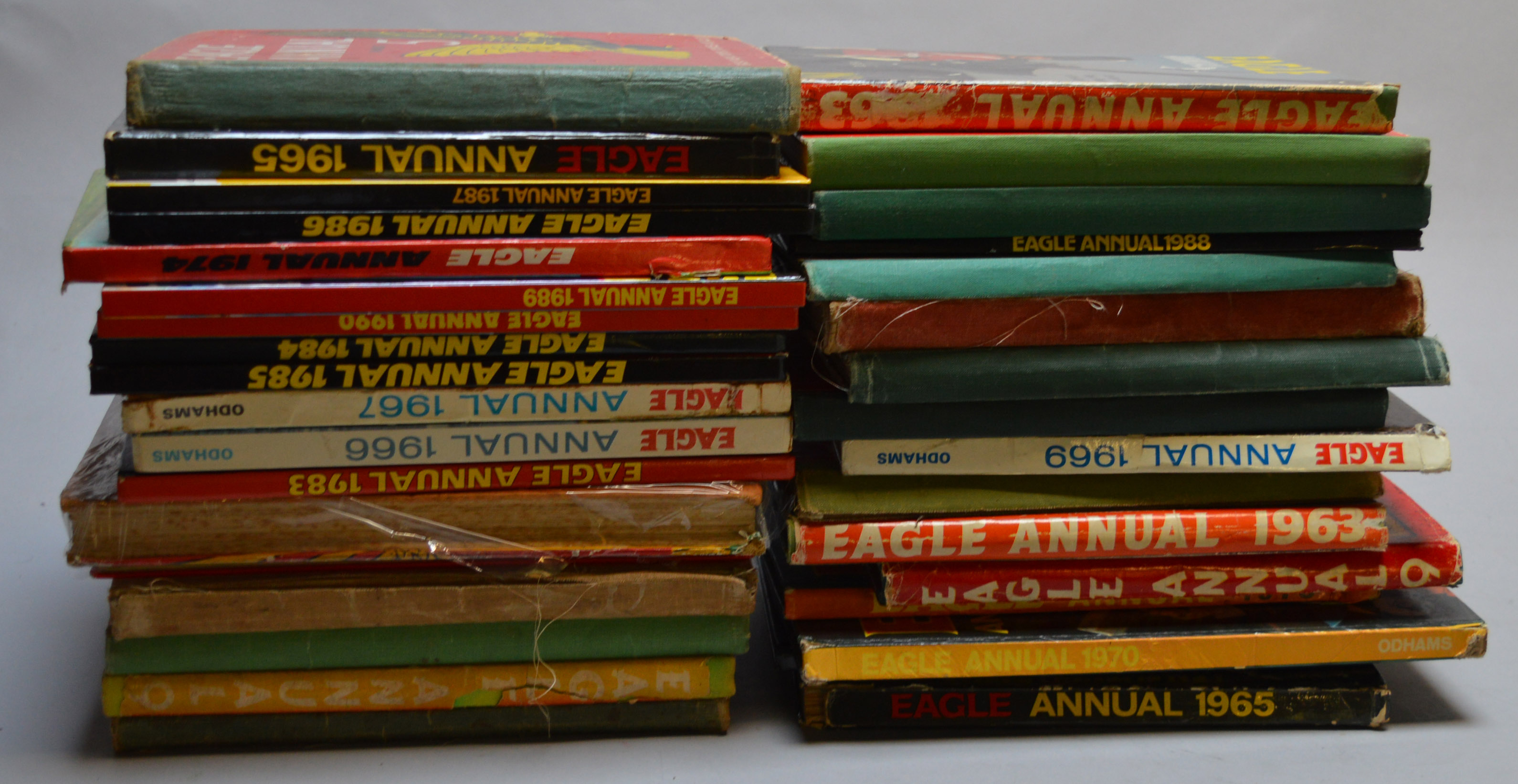 A quantity of Eagle and similar comics and annuals - Image 2 of 2