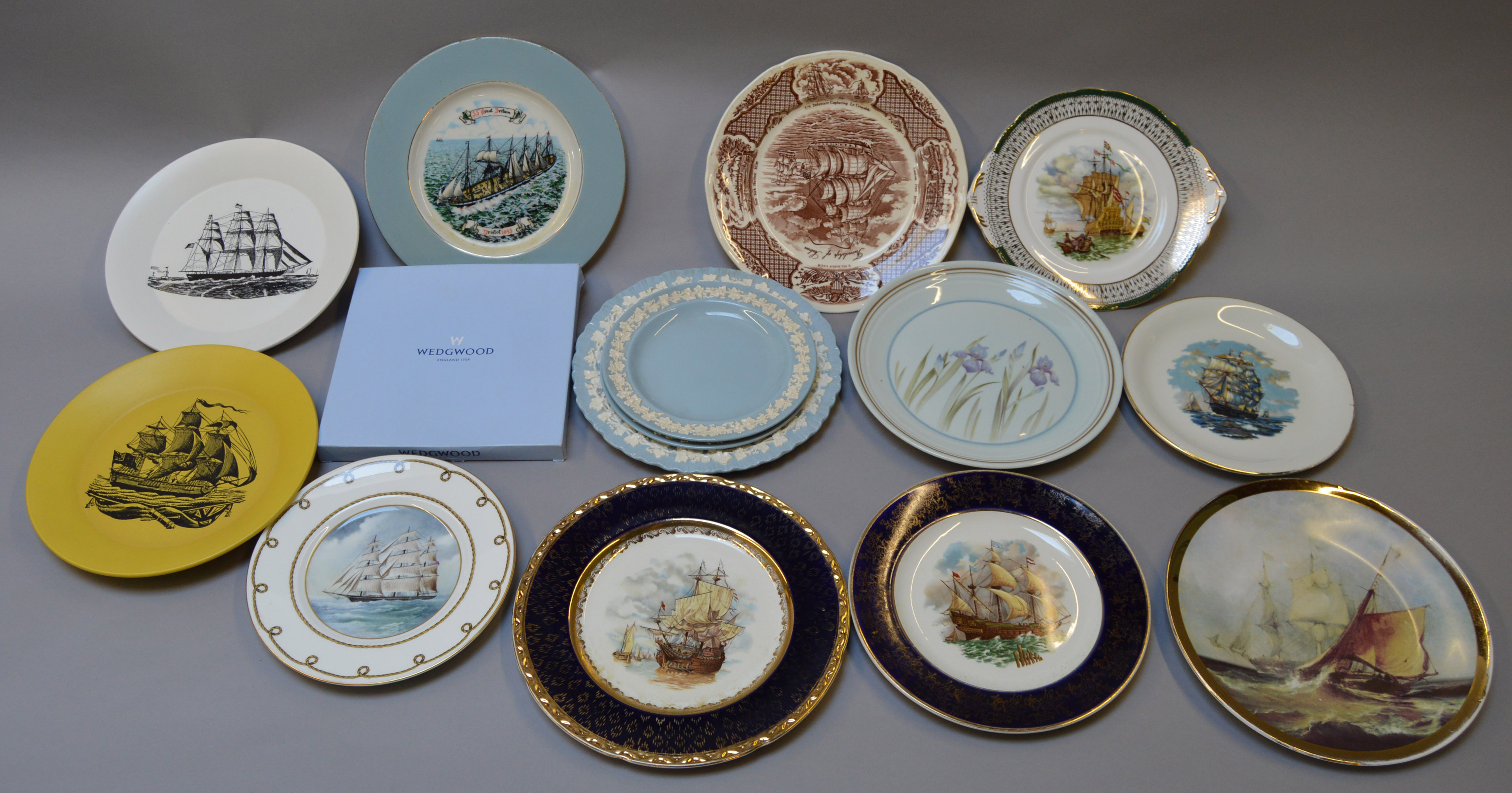 A set of 10 Royal Doulton limited edition Johne Wayne plates. - Image 2 of 2