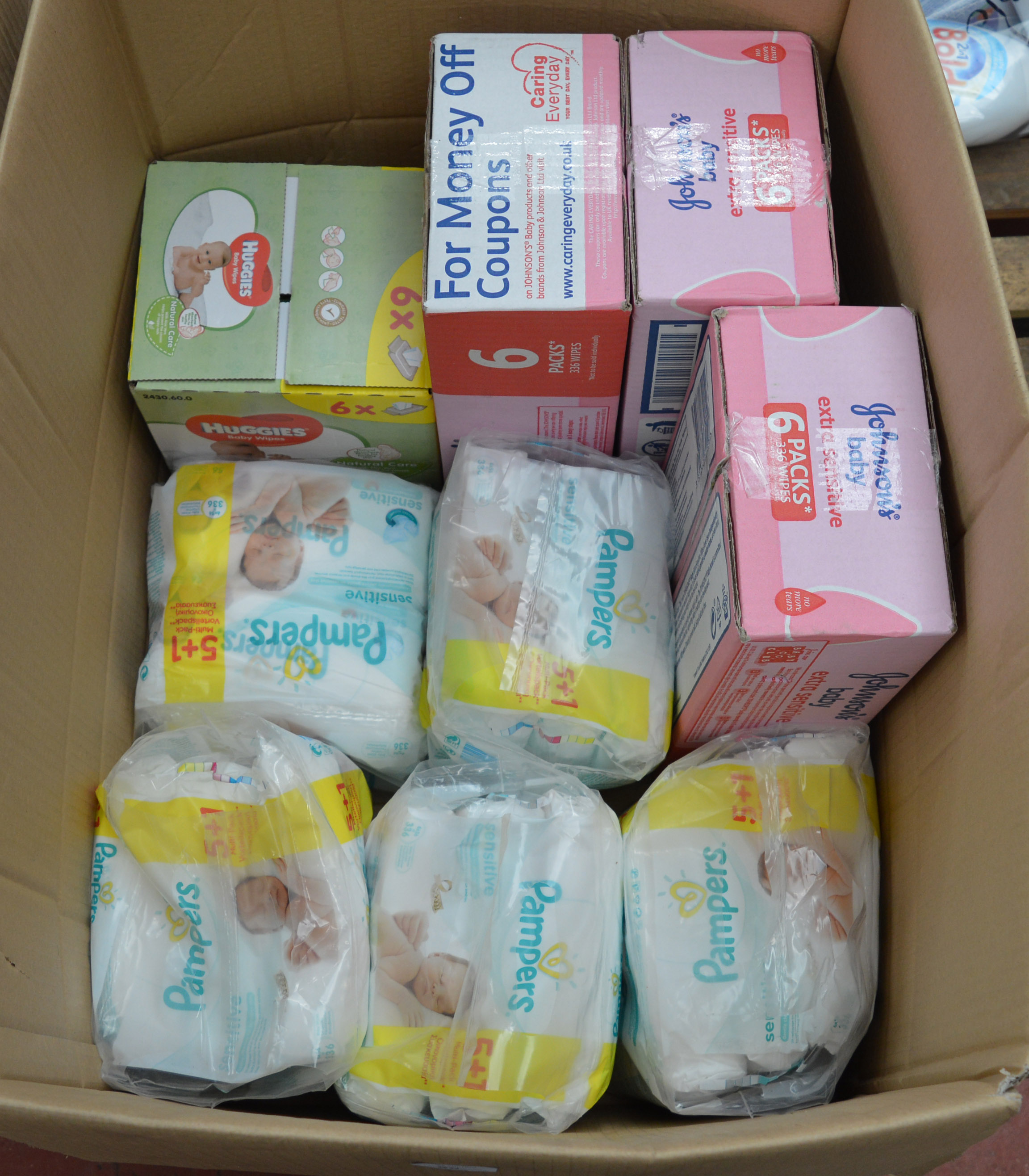 POLICE > Quantity of nappies [NO RESERVE] [VAT ON HAMMER PRICE]