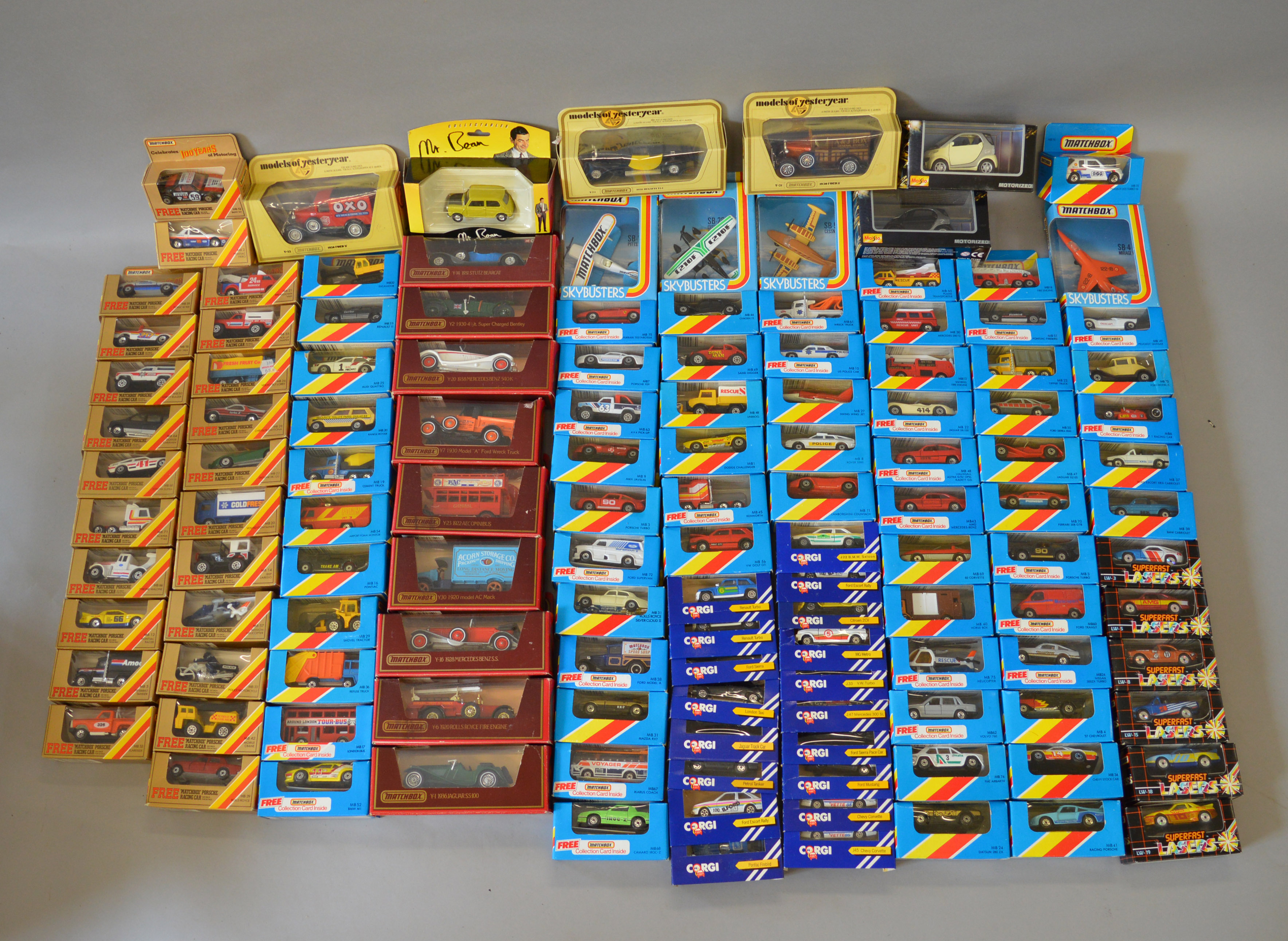 A good quantity of assorted diecast including Corgi, Bburago,