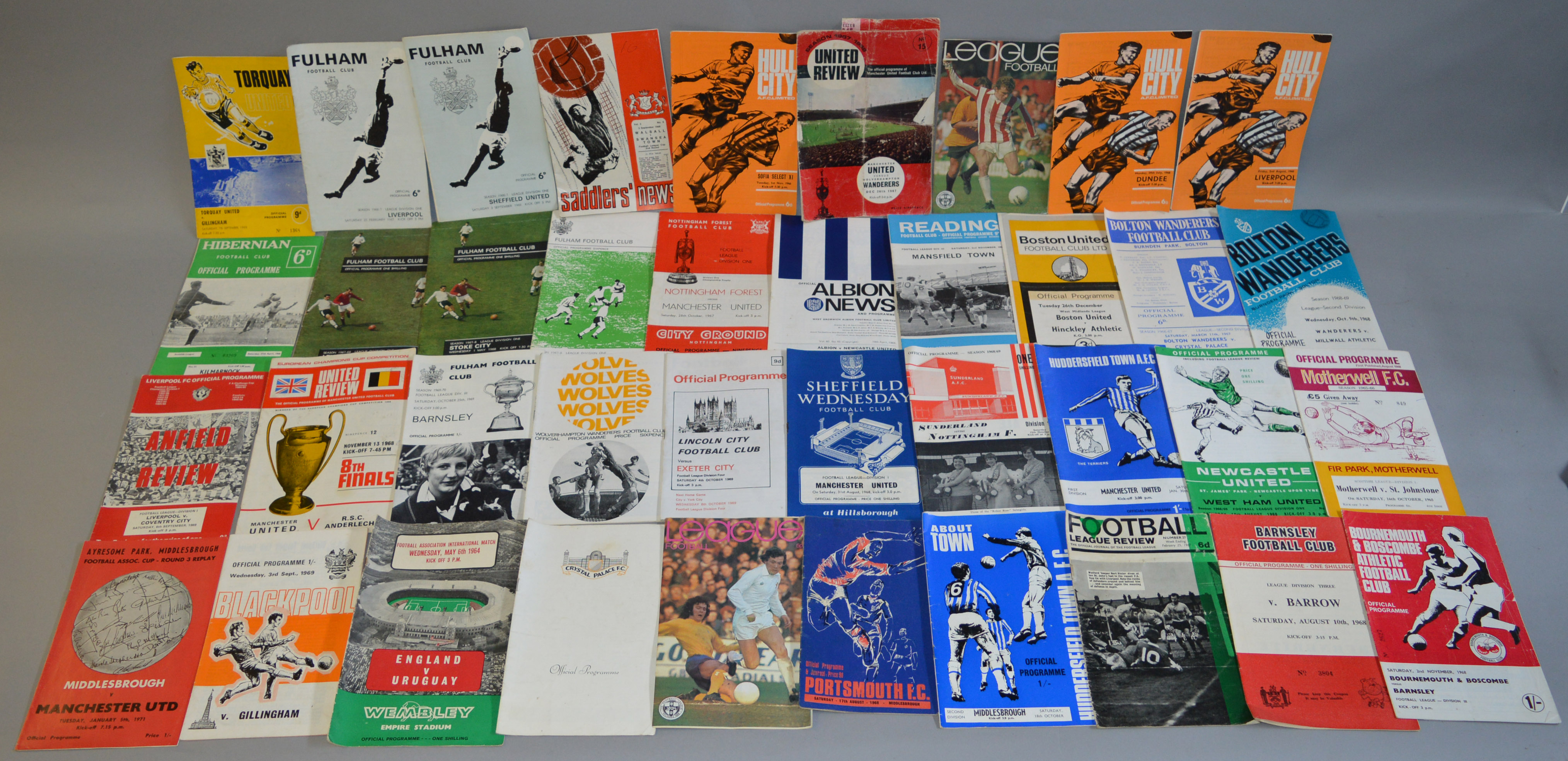 A quantity of assorted football programmes, mostly from the 1960s, includes cup final examples. - Image 9 of 9