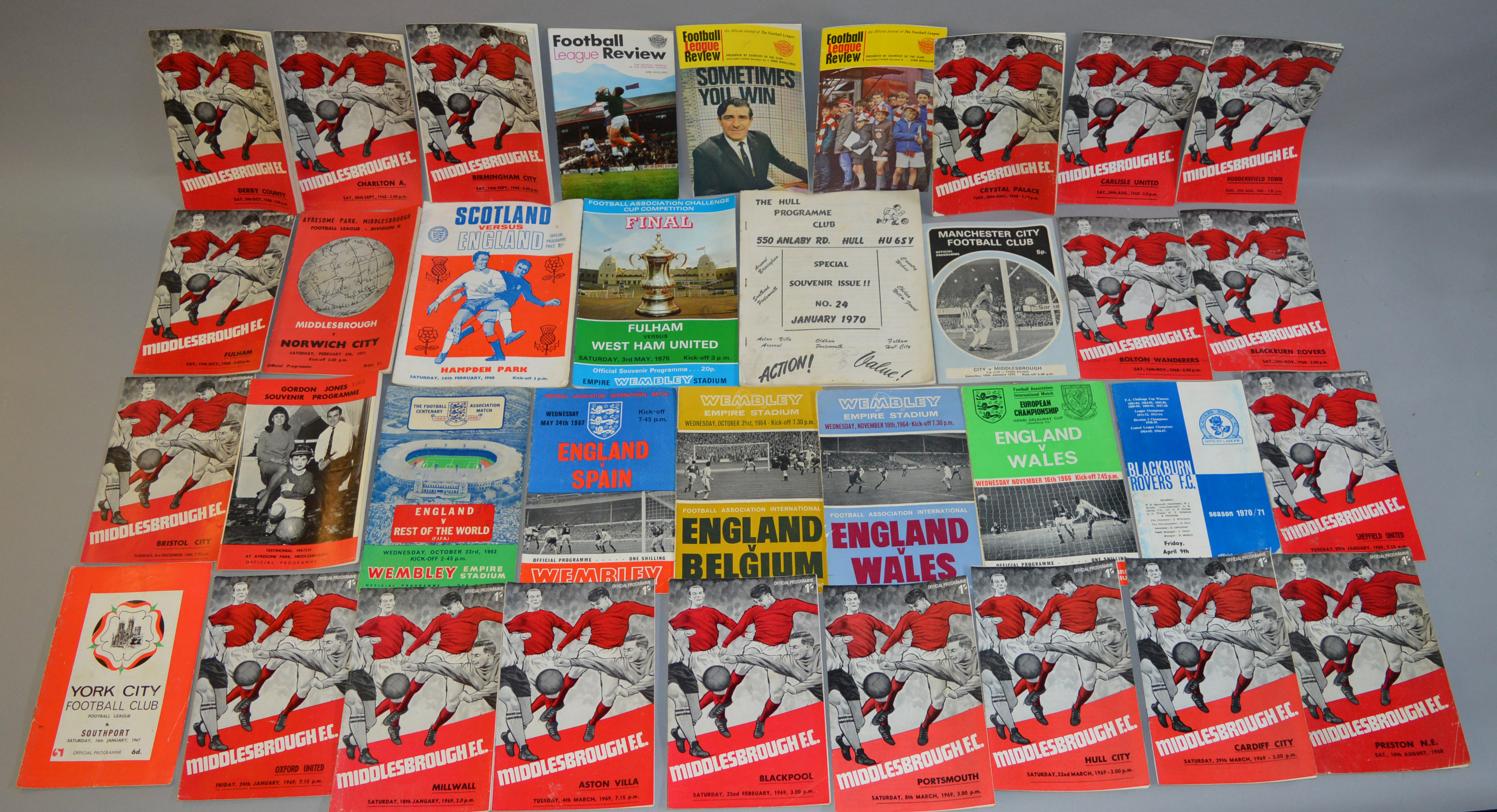 A quantity of assorted football programmes, mostly from the 1960s, includes cup final examples.