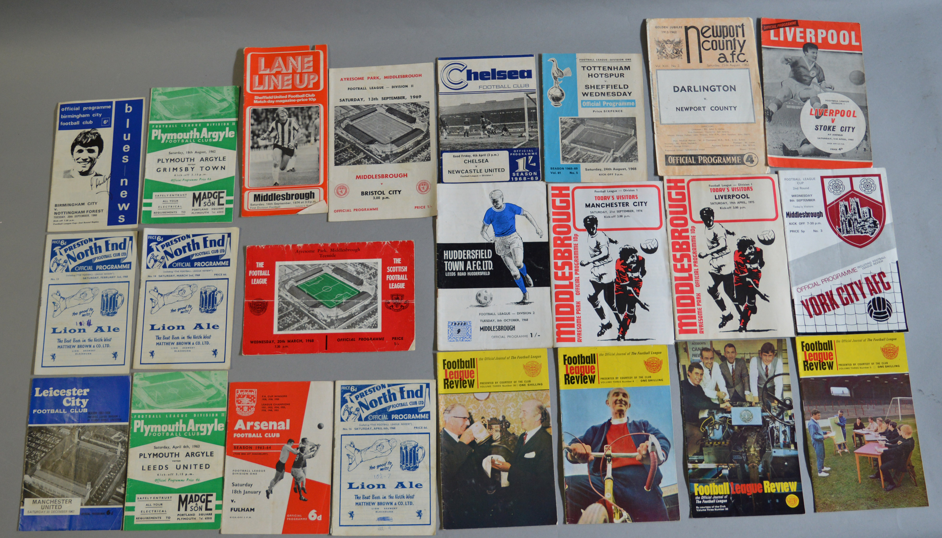 A quantity of assorted football programmes, mostly from the 1960s, includes cup final examples. - Image 5 of 9