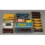 OO Gauge. Mixed lot.