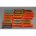 OO Gauge 22 x boxed & unboxed coaches. Various liveries / manufacturers.