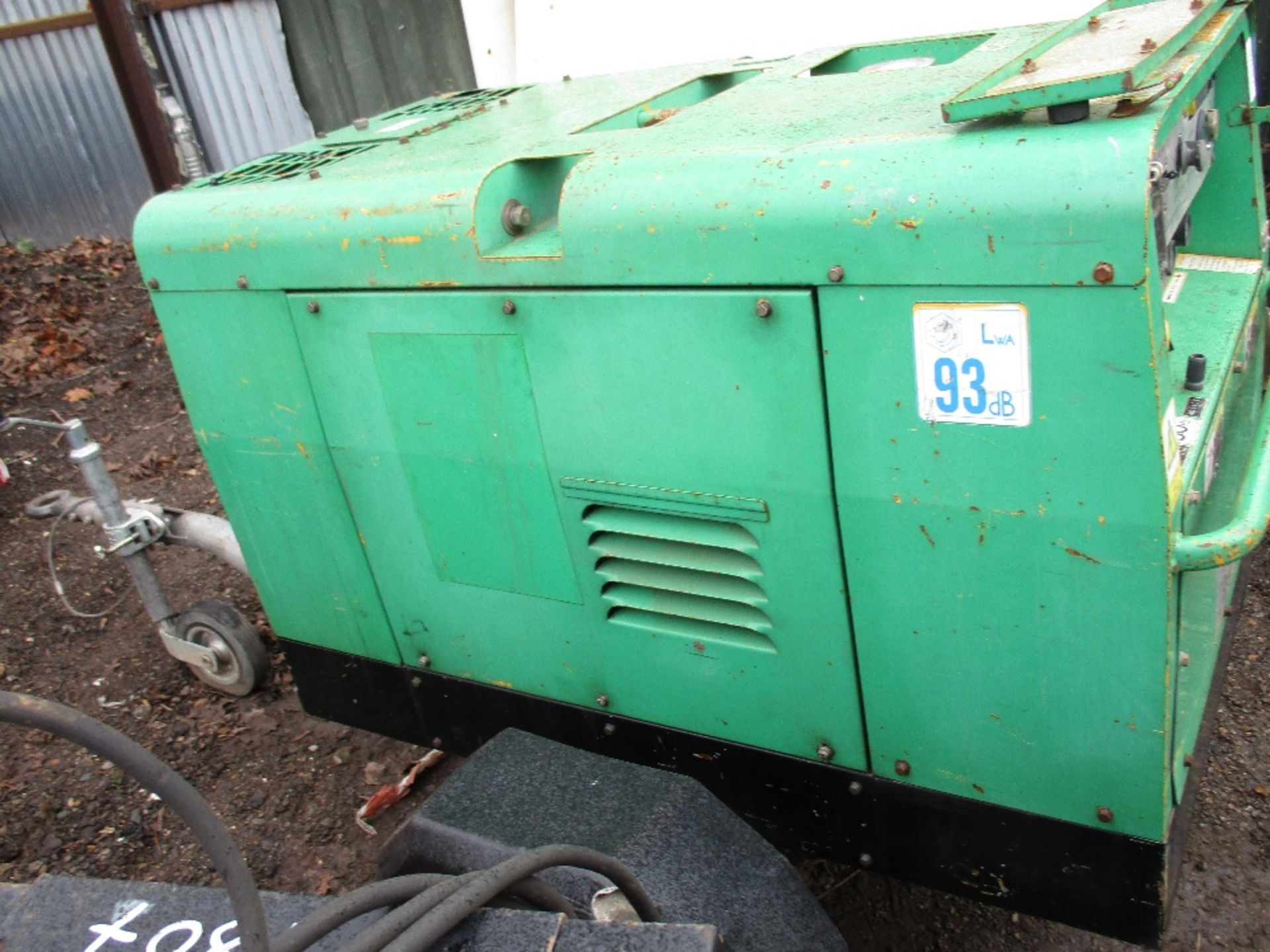 Arcgen Weldmaker 300 towed welder yr2006  SN;1301496 - Image 3 of 3