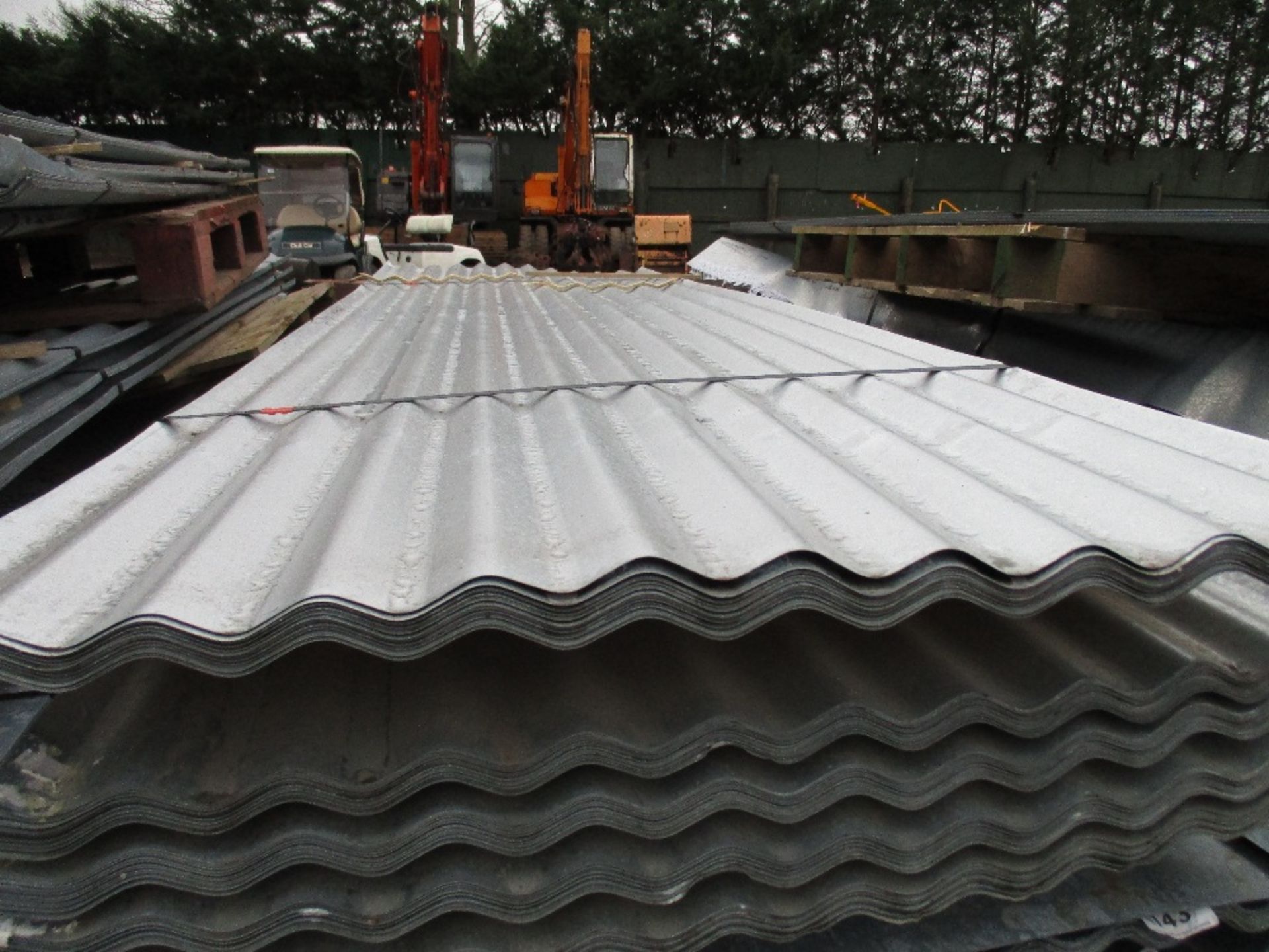 4no Packs of 25no. 10ft approx. galvanised corrugated roof sheets  100 sheets in total in this lot - Image 2 of 2