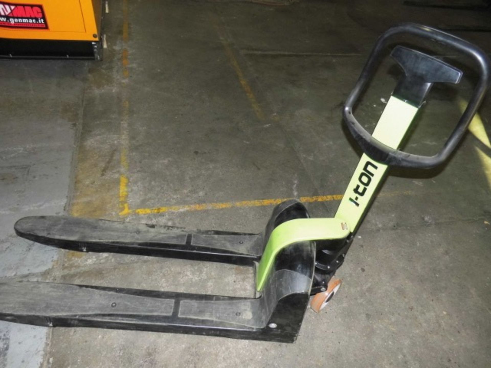 Pramac 1 Tonne Plastic Pallet Truck Unused