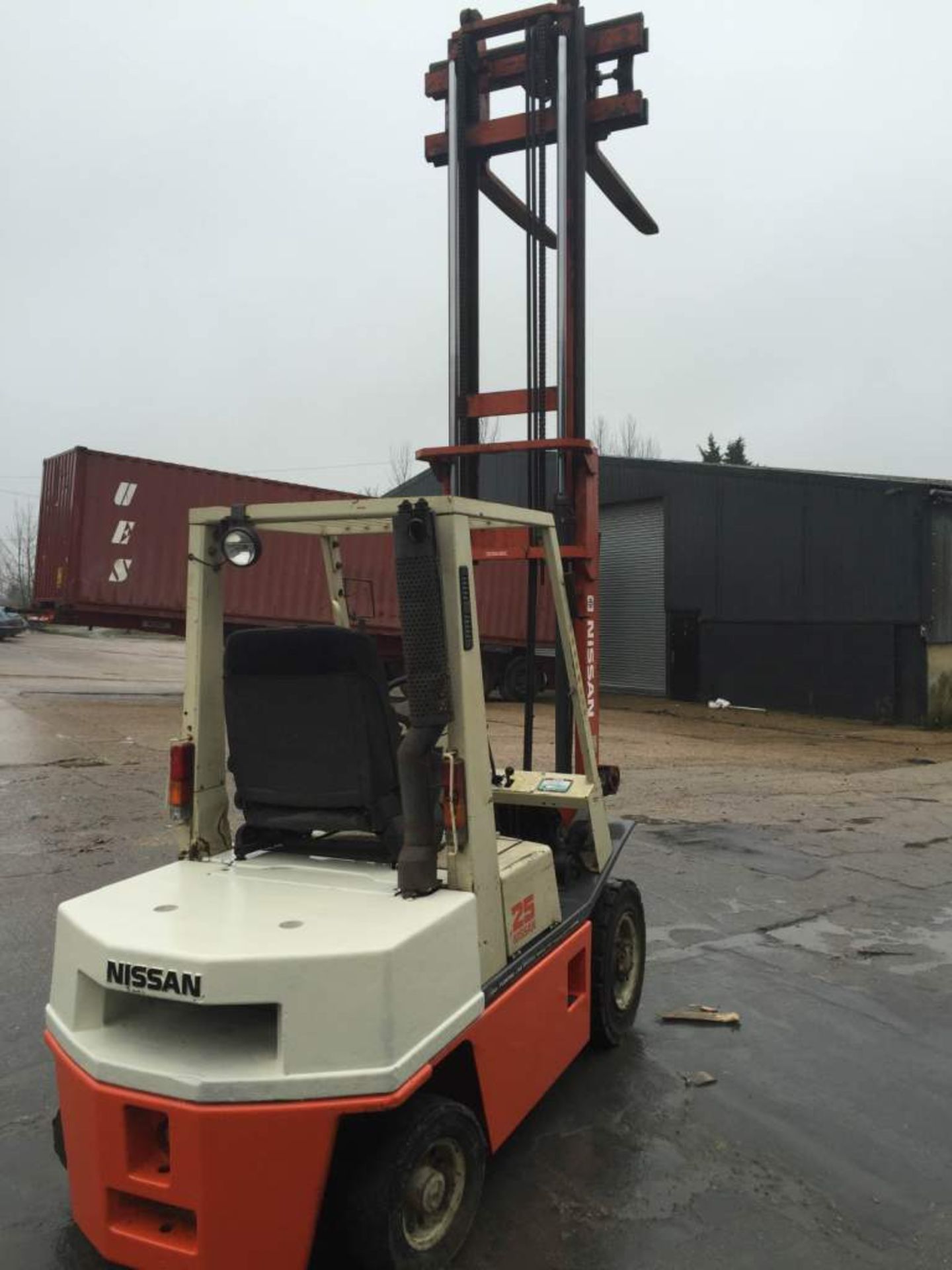 Nissan Diesel 2.5tonne forklift - Image 4 of 6