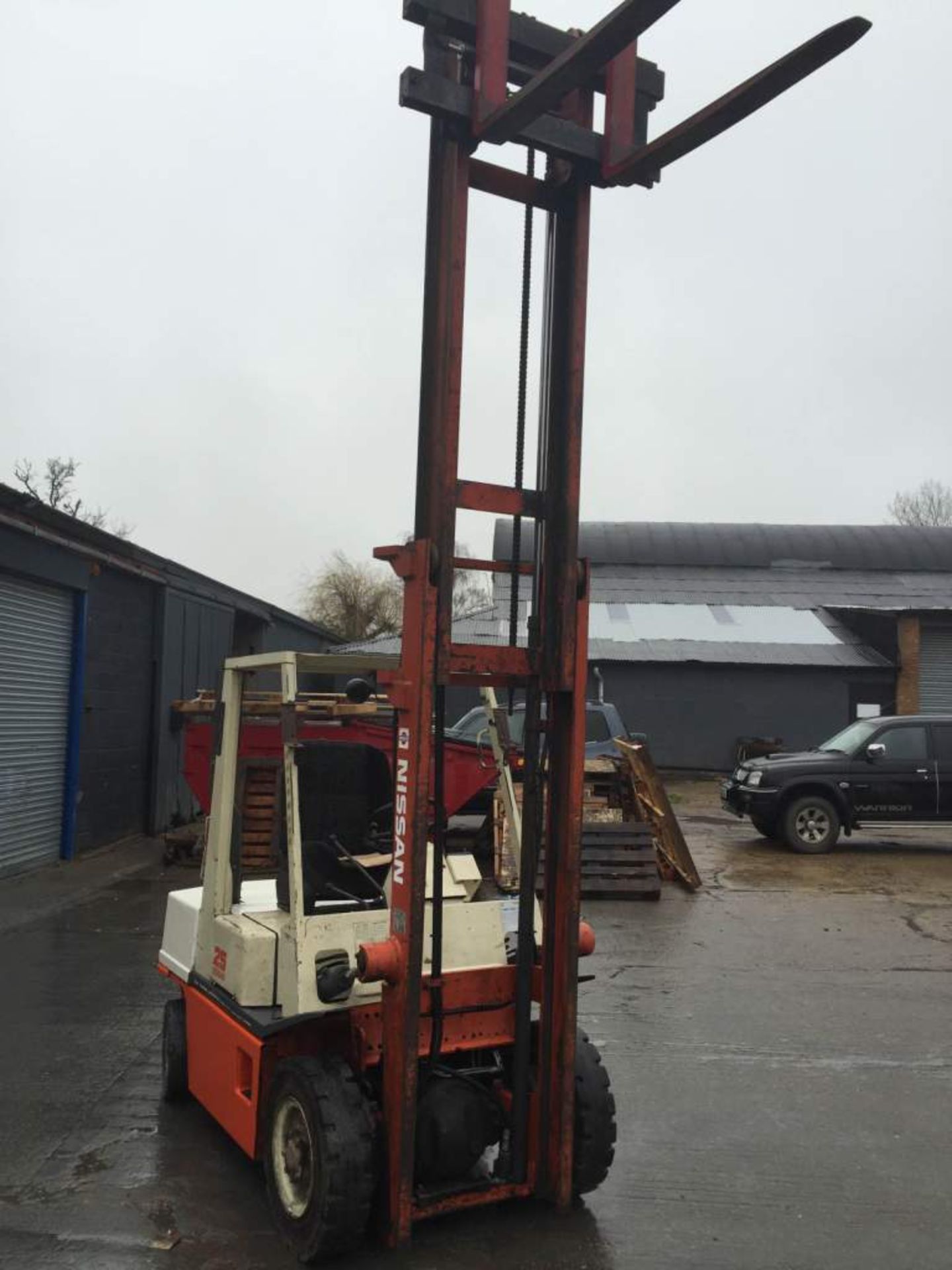 Nissan Diesel 2.5tonne forklift - Image 5 of 6