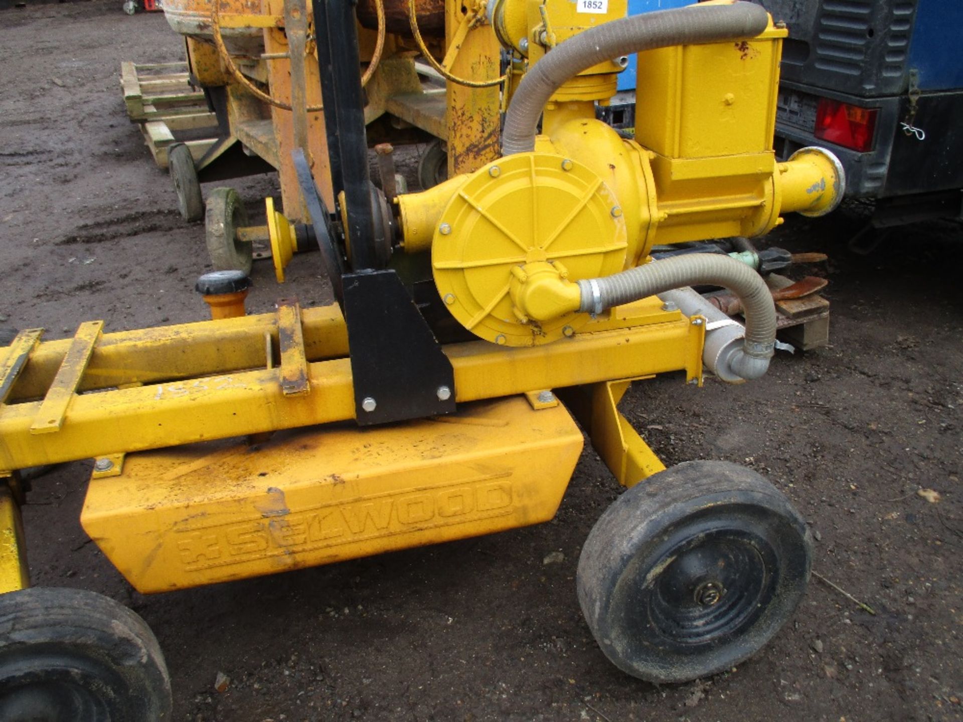 Towed water pump unit 4" size no engine - Image 2 of 4