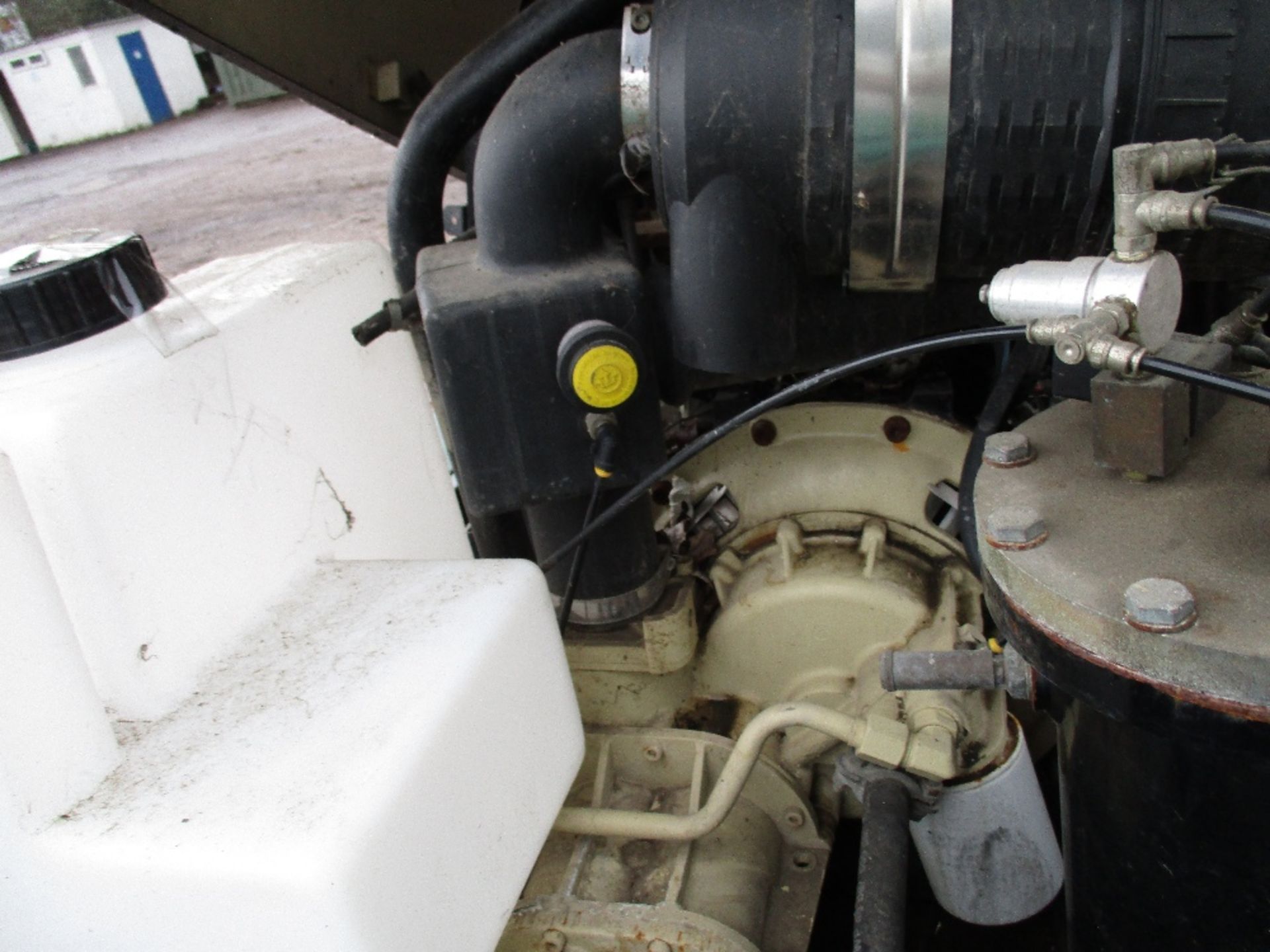 Ingersoll Rand 726 towed compressor year 2010 - Image 8 of 10