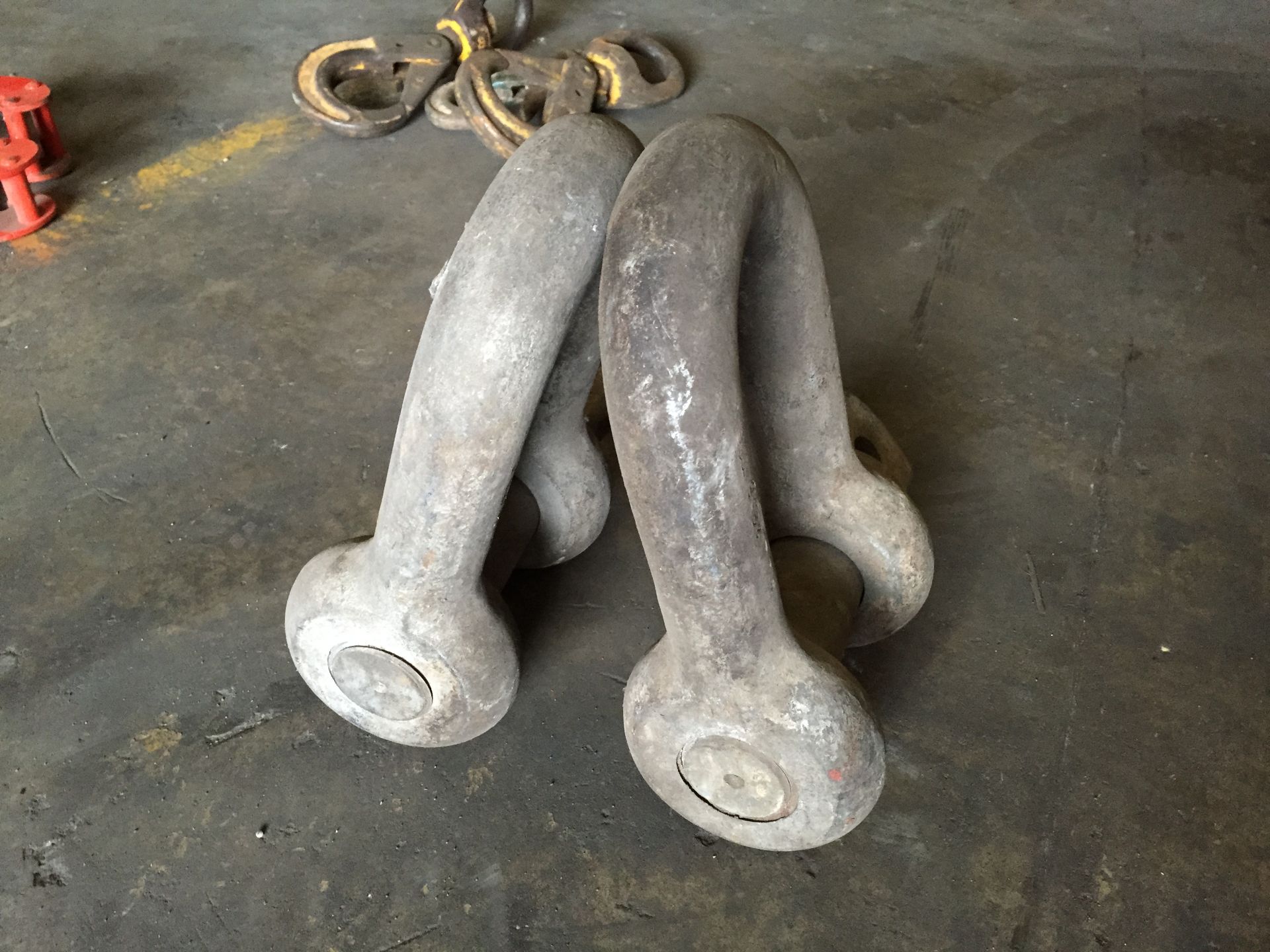 2 x 50 ton new shackles