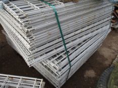 200NO. 1.2 x 1.2m steel mesh panels