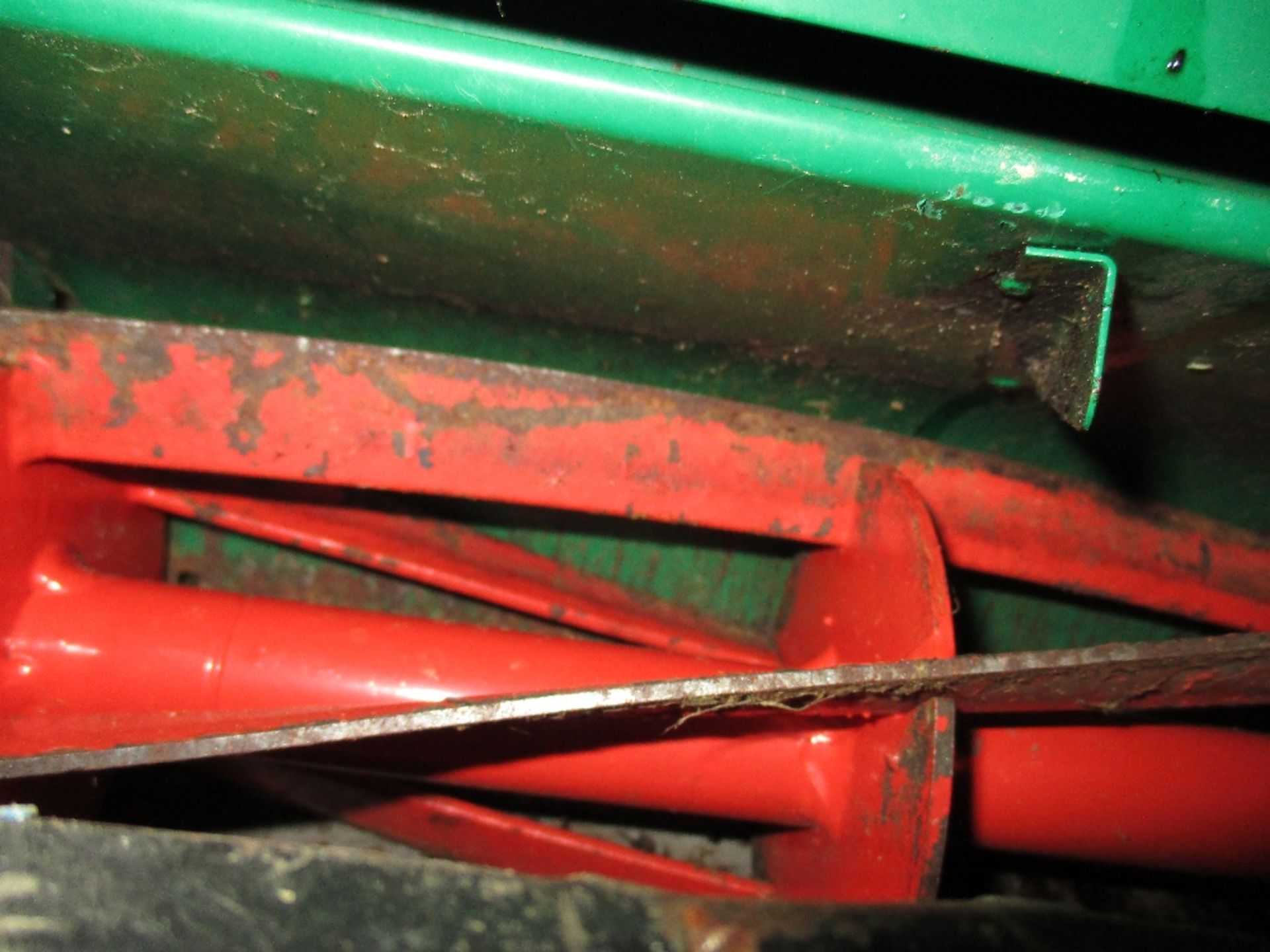 RANSOMES MARQUIS CYLINDER MOWER FINE CUT HONDA ENGINED - Image 2 of 3