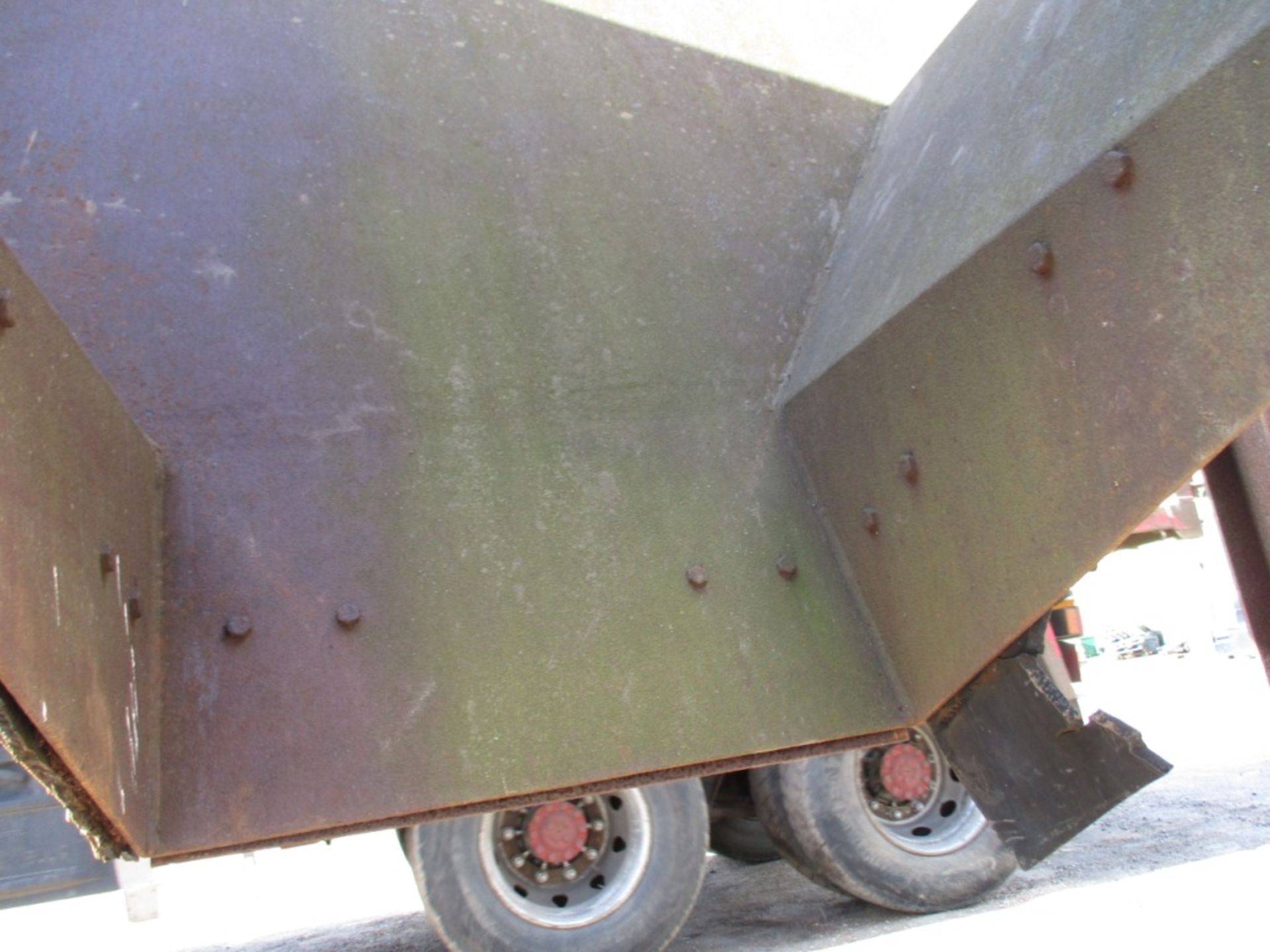 Bulk aggregate/feed bin on legs - Image 5 of 7