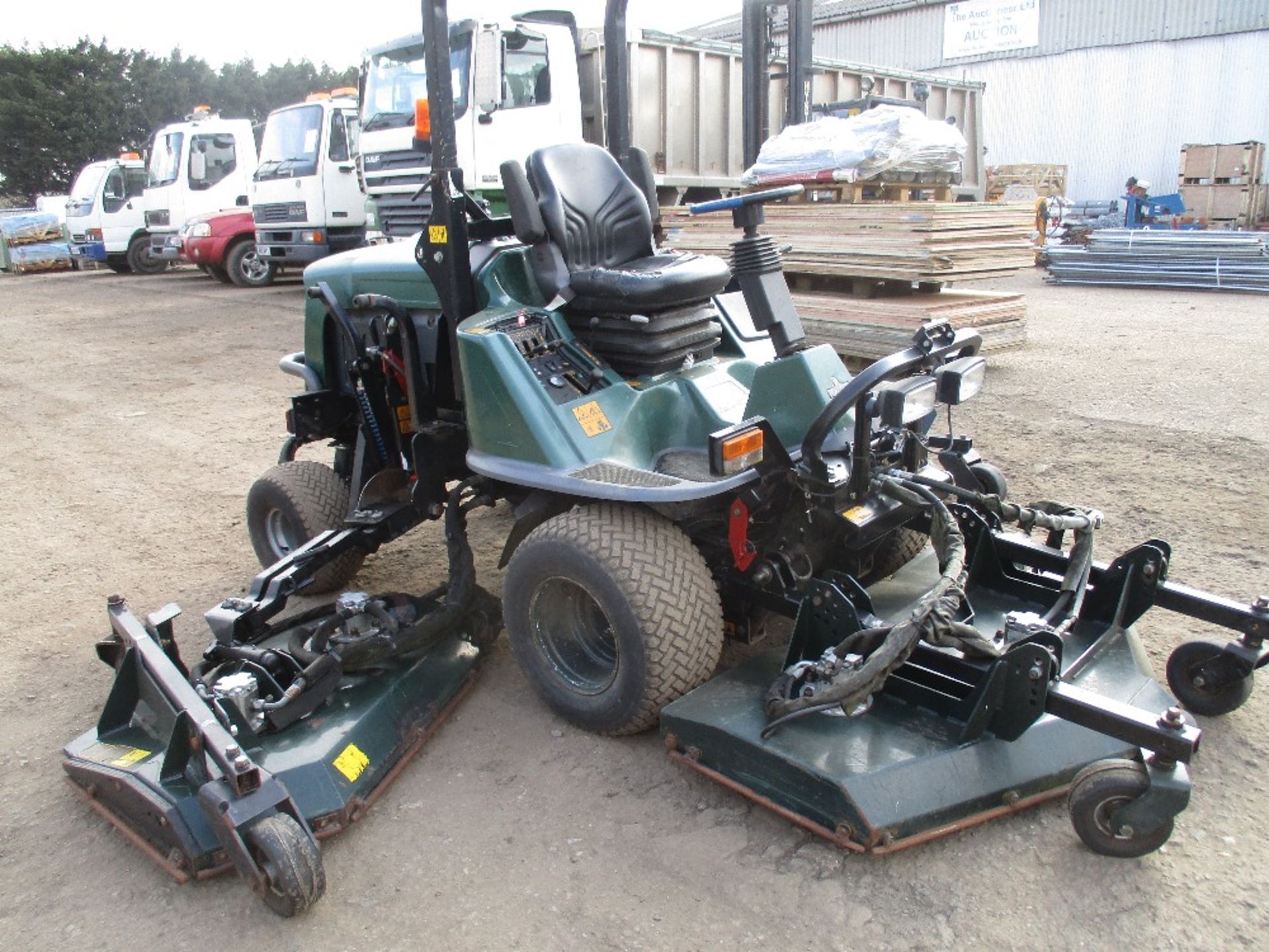 Hayter bat wing mower, year 2010 registered - Image 8 of 10