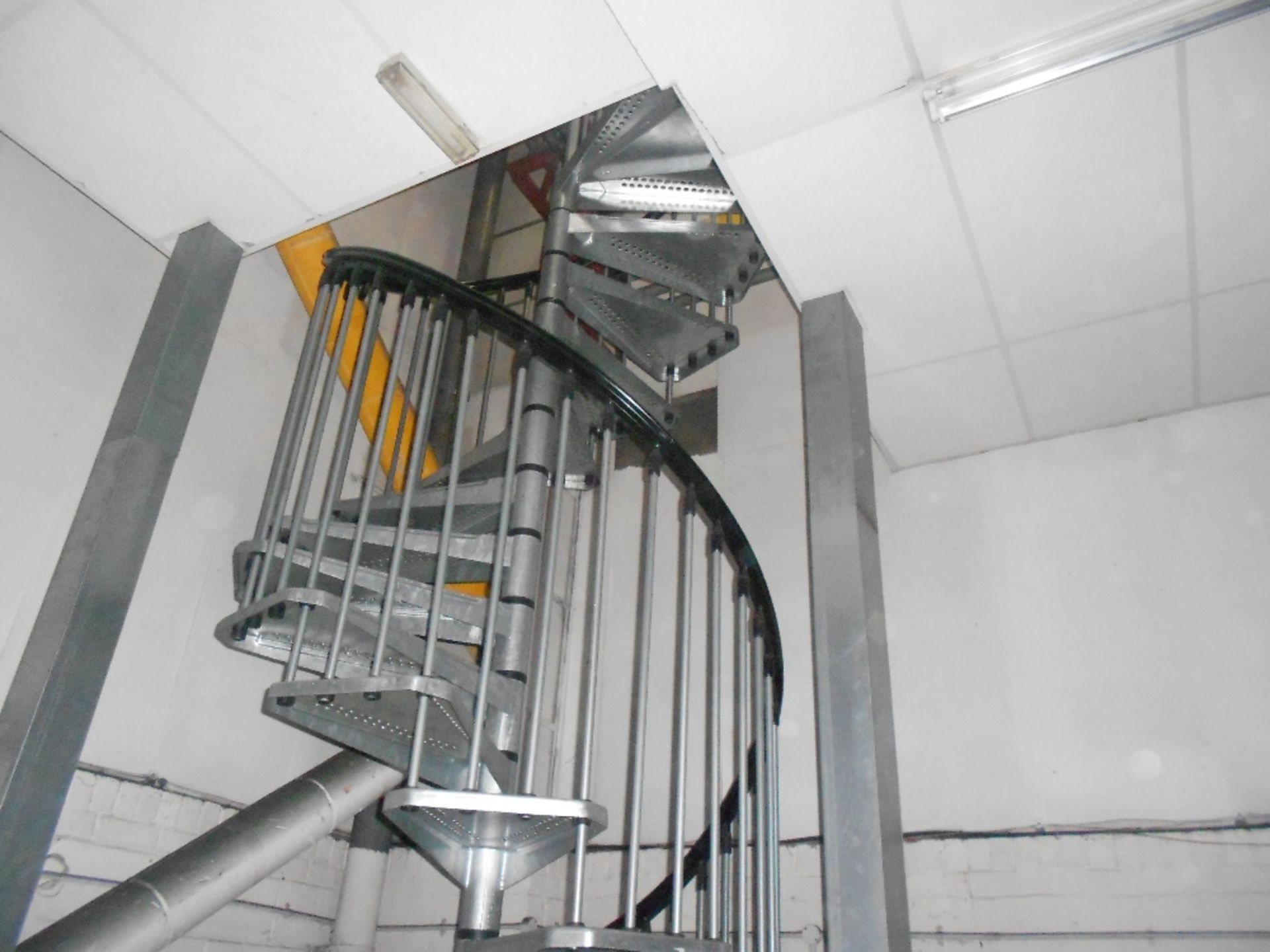 Spiral staircase - Image 11 of 11