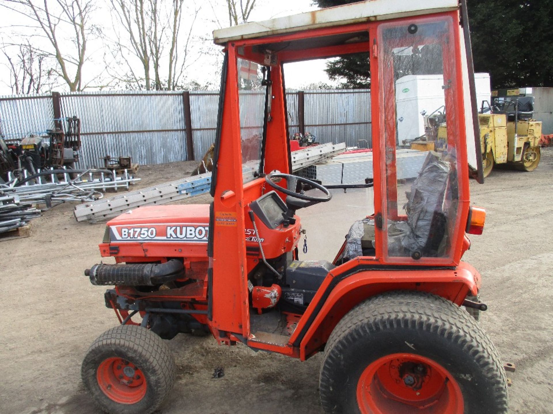 Kubota B1750 4wd tractor