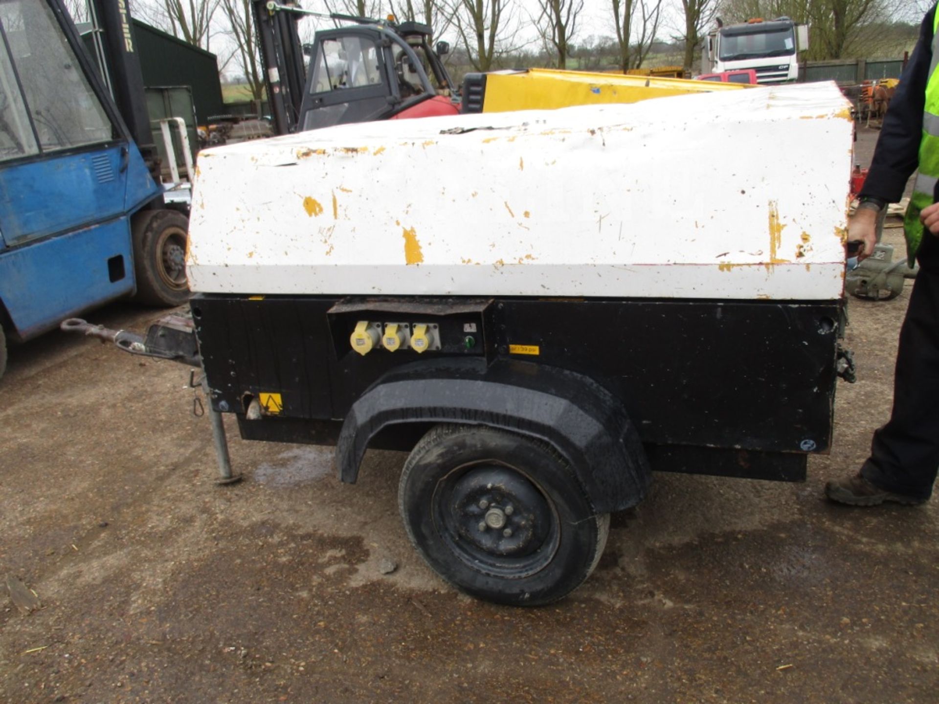 Atlas Copco XAS47 Compressor Generator year 2005 build