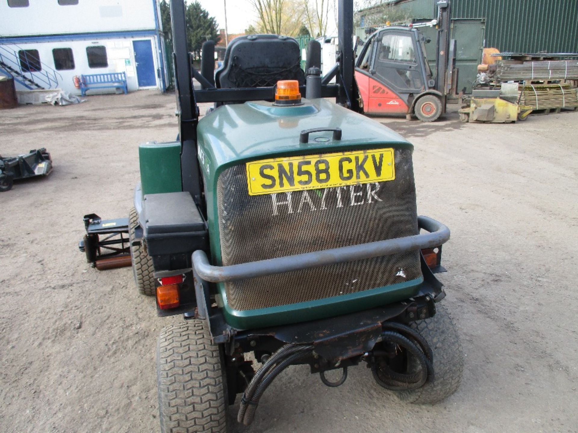 hayter LT324 4wd triple ride on mower - Image 2 of 4