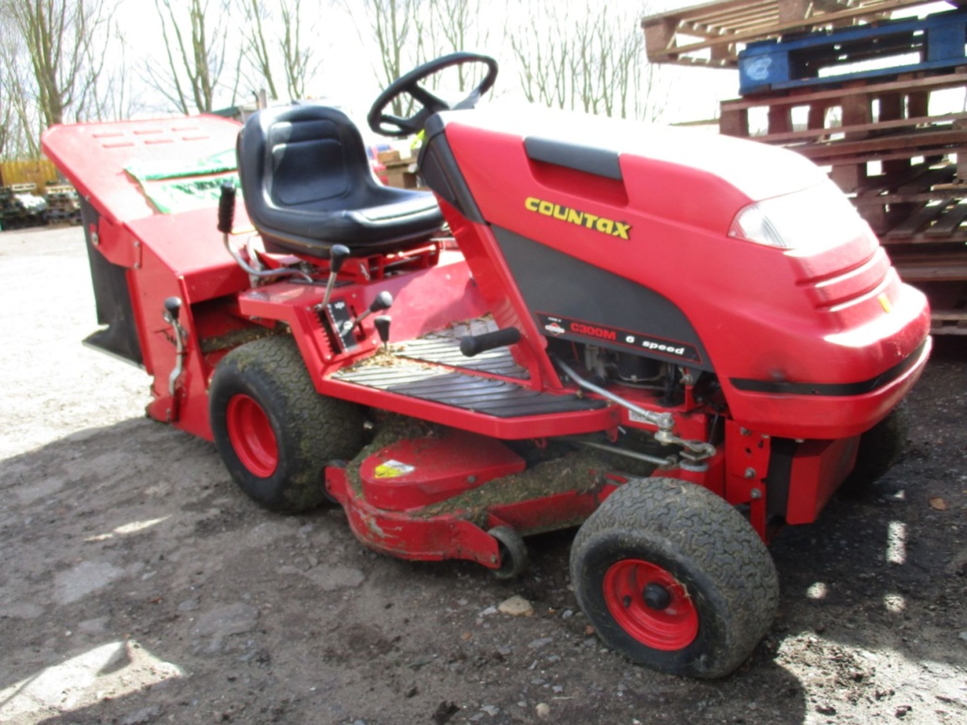 Countax C300M 6 speed garden tractor mower with collector