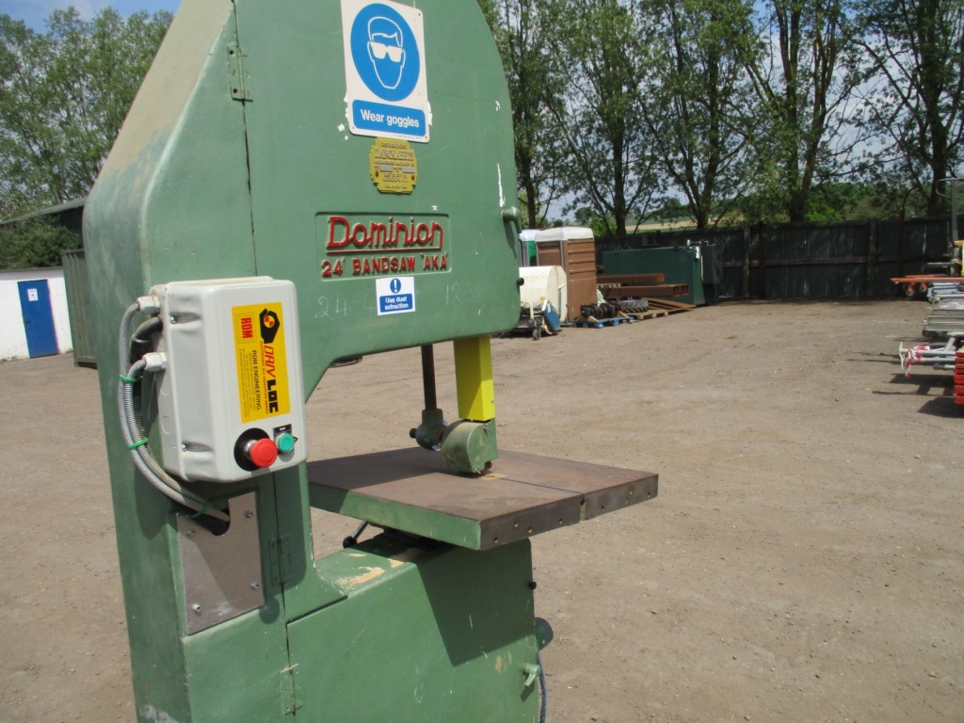 LARGE DOMINION BANDSAW