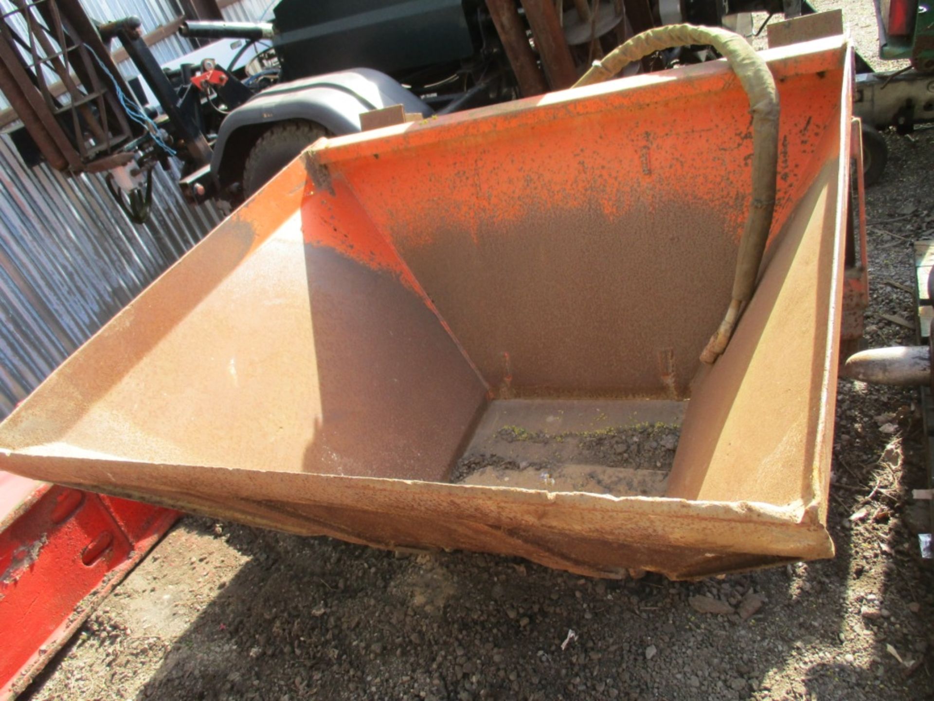 Albutt bag filling bucket on JCB hitch